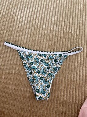 Floral Print Bikini Bottoms in White and Green